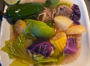 Una foto de Caldo Blanco de Res con Vegetales