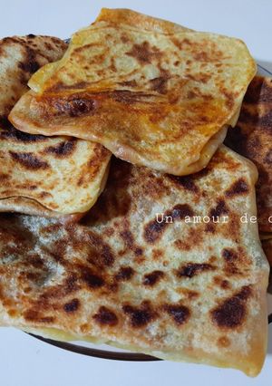 Une photo de M'hajeb/ crêpes feuilletées farcies 🌶