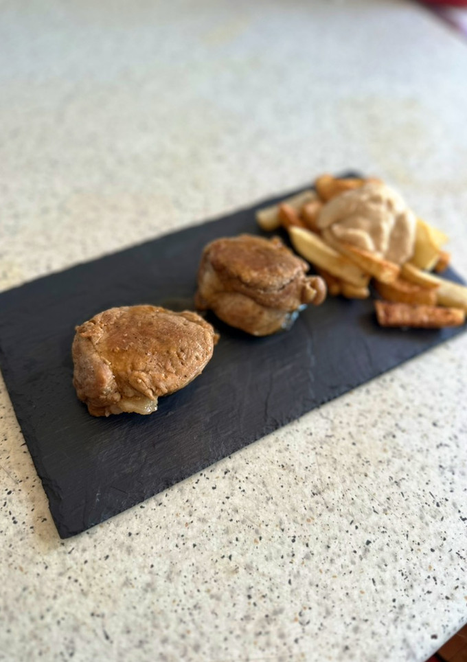 Una foto de Solomillo con salsa de almendras