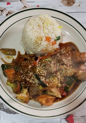 Una foto de Chapsui de pollo y cerdo con sazón de janny