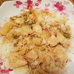 A picture of Slow cooker curry chicken and vegetables.