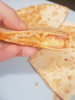 Una foto de Quesadillas de brie y jamón dulce