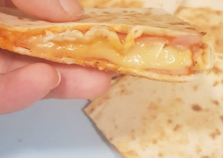 Quesadillas de brie y jamón dulce