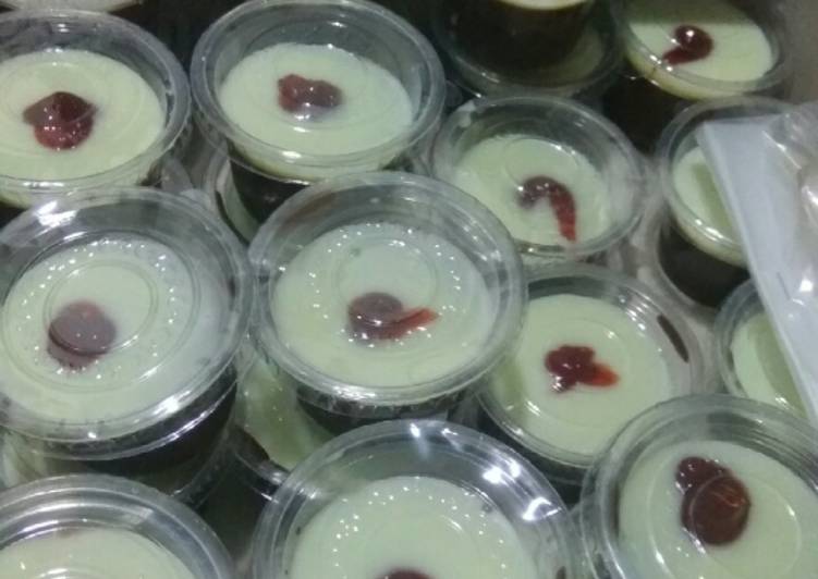 Puding Blackforest cup