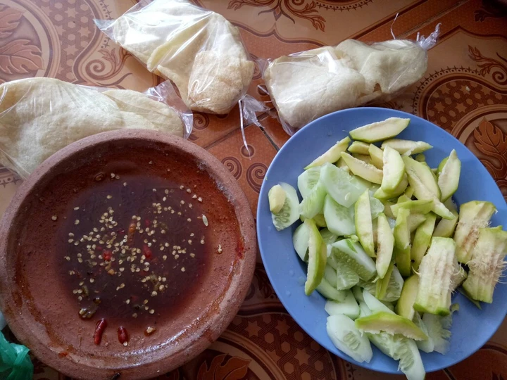 Cara Gampang Menyiapkan Resep Rujak petis madura yang Lezat Anti Ribet, Sempurna