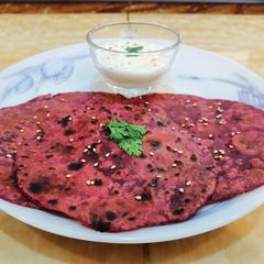 A picture of Beetroot Thepla.