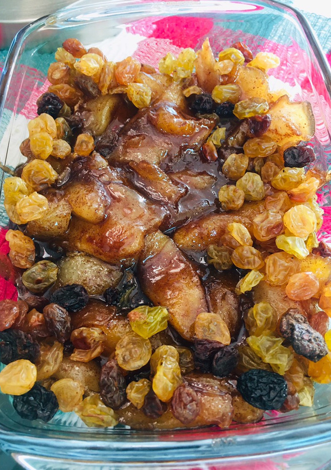 Una foto de 🍐🍐PERAS 🍐 🍐 AL CARAMELO (con pasas de uva)🍇🍇