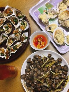 Hình của món Hàu nướng phô mai, hàu nướng hành mỡ.
