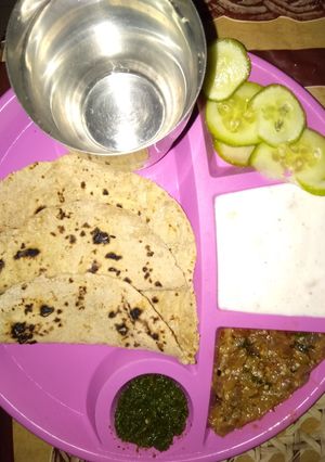 A picture of Desi Thali.
