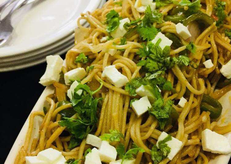 Steps to Prepare Perfect Desi Style veggies Chowmein