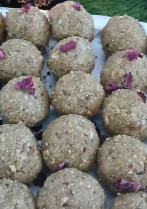 A picture of Jaggery laddo.