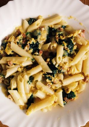Foto principal de Macarrones con espinacas y jamón