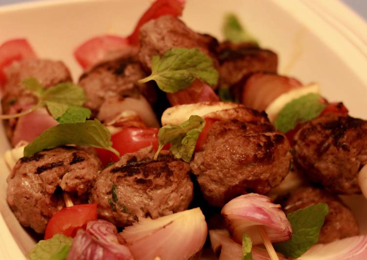 How to Prepare Speedy Lamb with Halloumi Skewers