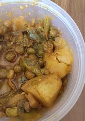 A picture of Aloo matar ki sabji.