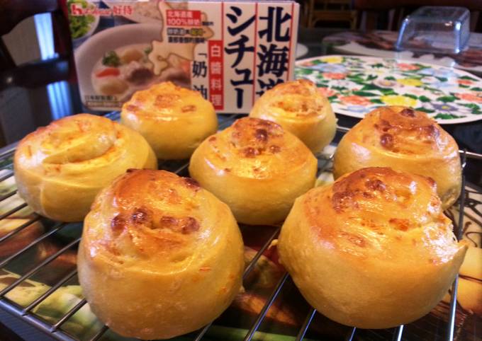 【北海道白醬烤】紅蘿蔔奶油白醬麵包捲 食譜成品照片