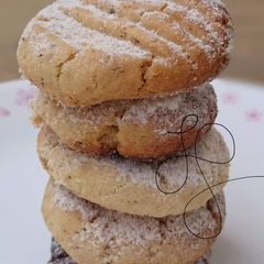 A picture of Clove Sugar Cookies.