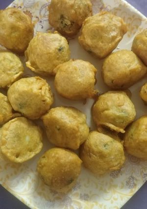 A picture of Balls pakora.