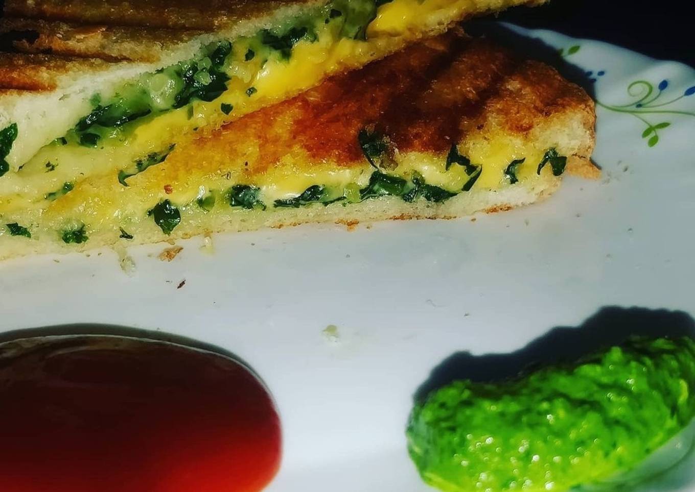 Spinach corn grilled sandwich