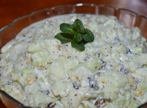 Una foto de Mast o jiar pepino con yogur (cocina persa)