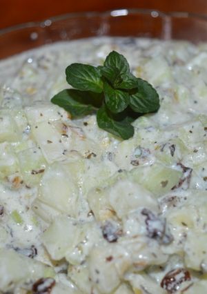 Una foto de Mast o jiar pepino con yogur (cocina persa)