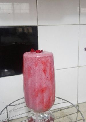 A picture of Strawberry milkshake.