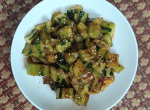 Foto resep Smashed Cucumber Salad (拍⻩⽠) khas Tiongkok