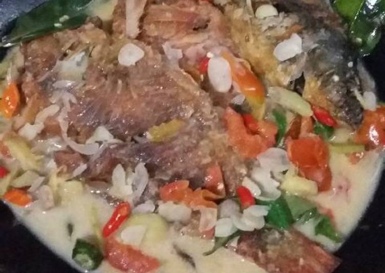 Resep Ikan nila merah goreng kuah santan oleh ni2ng angeljo3 Cookpad