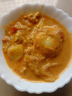 உடைத்து விட்ட முட்டை கிரேவி (Udaithu vitta muttai gravy recipe in tamil) செய்முறை முக்கிய புகைப்படம்