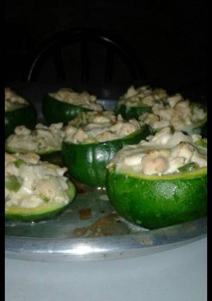 Una foto de Zapallitos rellenos con pollo 😍