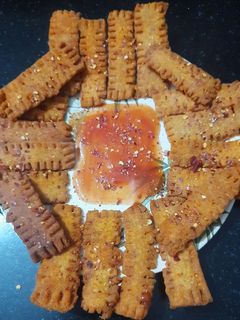 સ્પાઈસી પોટેટો બિસ્કીટ (Spicy Potato biscuits Recipe in Gujarati) રેસીપી મુખ્ય ફોટો