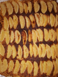 Una foto de Tarta de manzana muy fácil y esponjosa