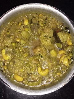 ઊંધિયું (Undhiyu Recipe In Gujarati) રેસીપી મુખ્ય ફોટો