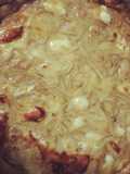 Tarta de cebollas caramelizadas y queso camembert