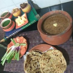A picture of दाल मखनी.