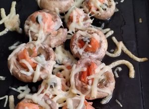 Una foto de Champiñones rellenos con salmón ahumado