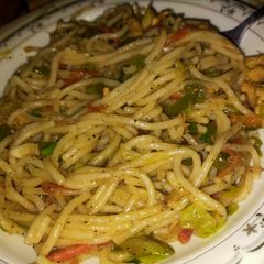 A picture of Chicken Chow Mein.