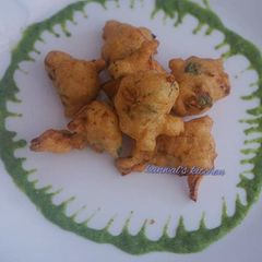 A picture of Moong pakoda.