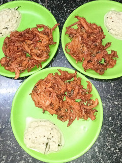 வெங்காய தூள் பஜ்ஜி(onion bajji recipe in tamil) செய்முறை முக்கிய புகைப்படம்