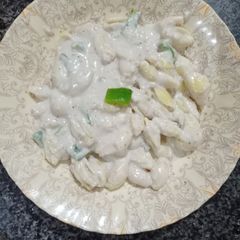 A picture of White sauce pasta.
