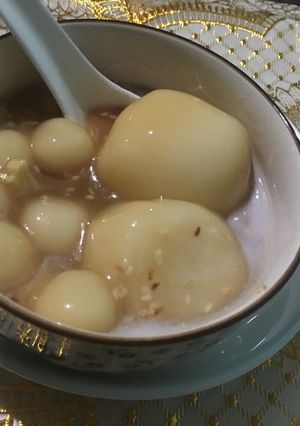 A picture of Chè trôi nước.