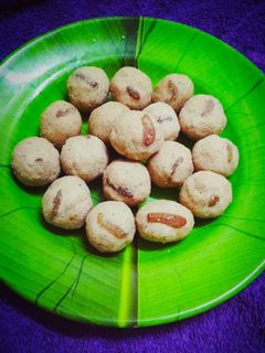 गोविंद लाडू (govind ladoo recipe in marathi) रेसिपी चे मुख्य फोटो 