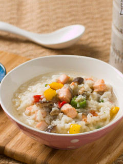 飲氧什錦鮭魚粥 的食譜成品照片