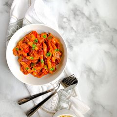 A picture of Creamy bacon and pepper pasta.
