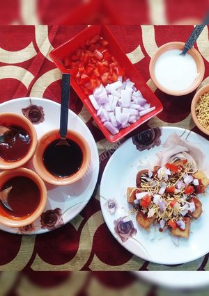 A picture of Leftover bread chaat.