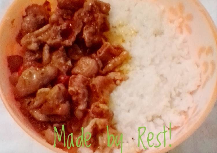 Bagaimana Menyiapkan Rice bowl kulit ayam bumbu rujak 🍚🍗, Bisa Manjain Lidah