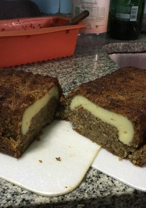 Una foto de Budín de banana - relleno de queso crema