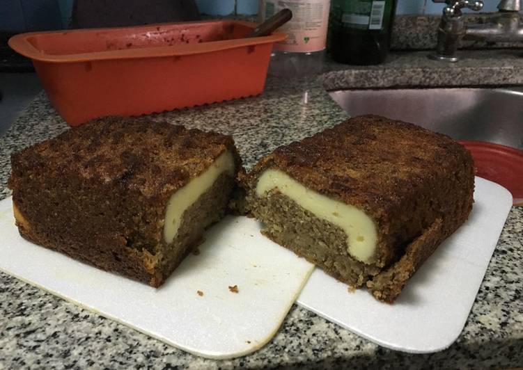 Budín de banana - relleno de queso crema