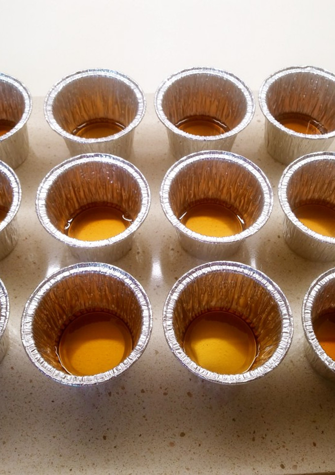 Una foto de Caramelo líquido con azúcar moreno