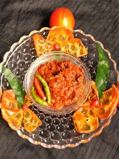 कौलोंजी -टोमॅटो चटणी (kalonji tomato chutney recipe in marathi) रेसिपी चे मुख्य फोटो 