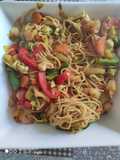 Noodles con pollo y gambas